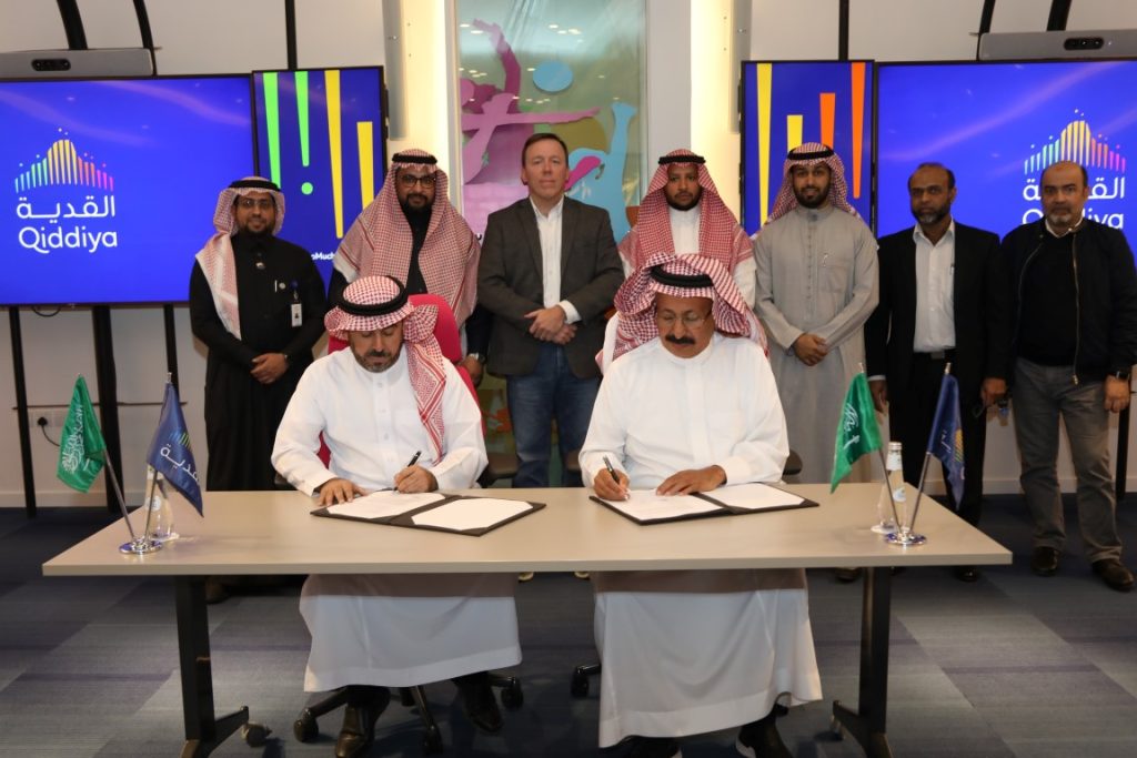 القدية تواصل عملية البناء بعقد جديد